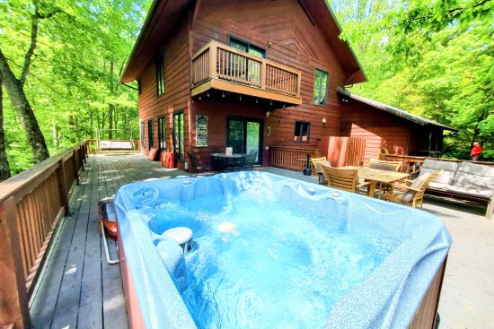 Image for Relaxation at Wandering Bear Lodge: Spacious Cabins with Hot Tubs and Stunning Sights